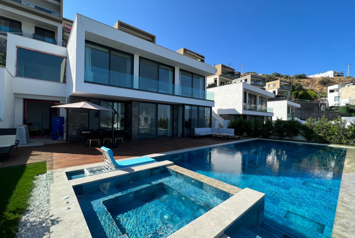 Stylish 4 Bedroom Private Villa with Stunning Sea View in Bodrum